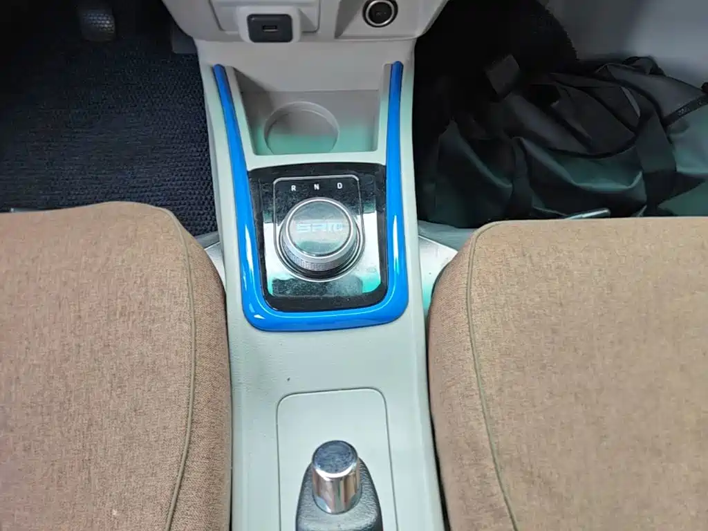 SRM Xinyuan Good Luck 2024 2023 Standard Passenger Vehicle