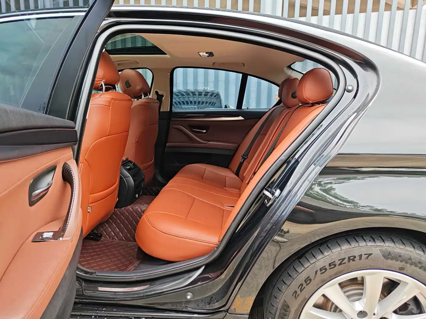 BMW 5 Series (Import) 2014 520i Classic фото 10