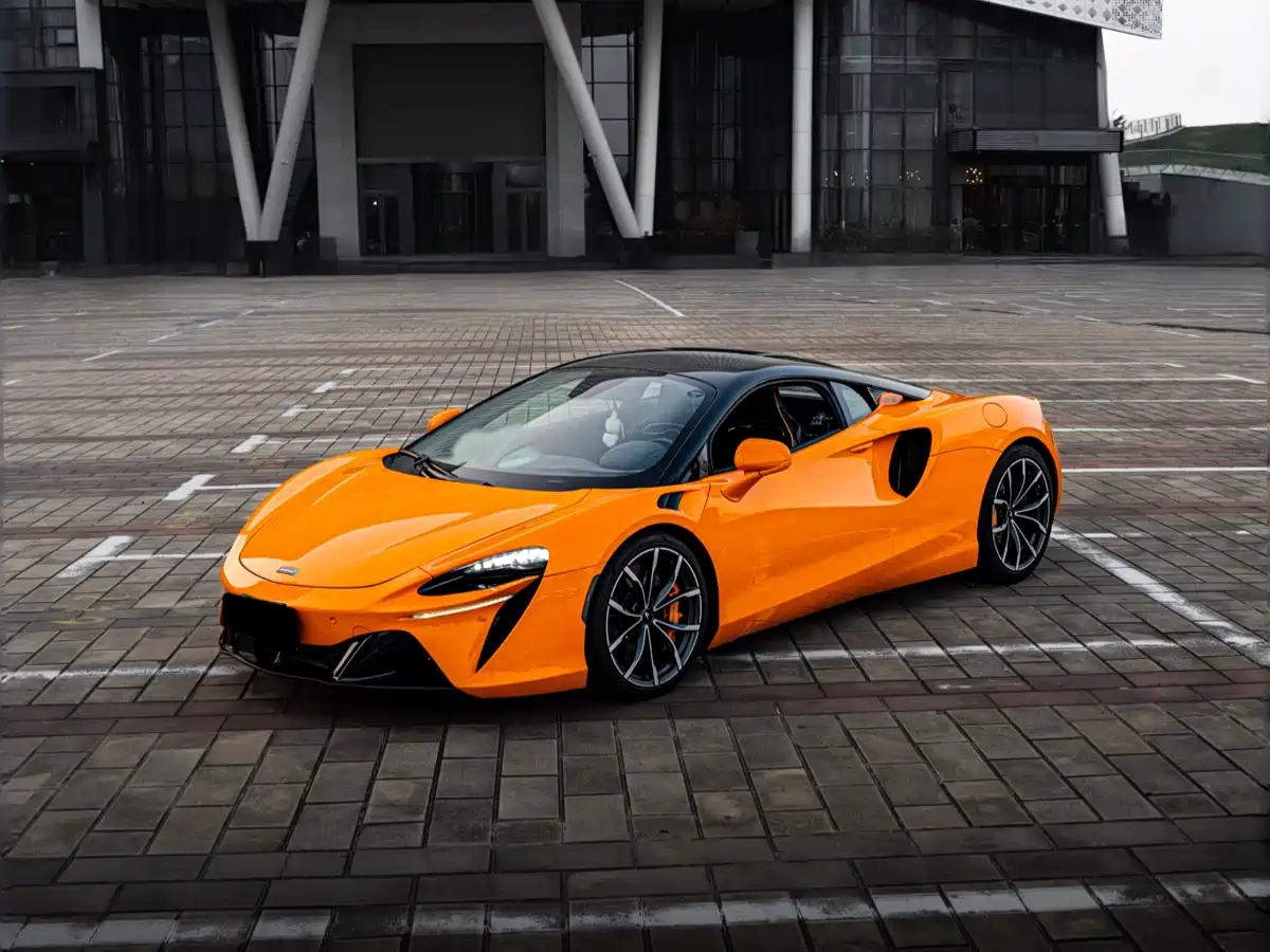 MCLAREN ARTURA