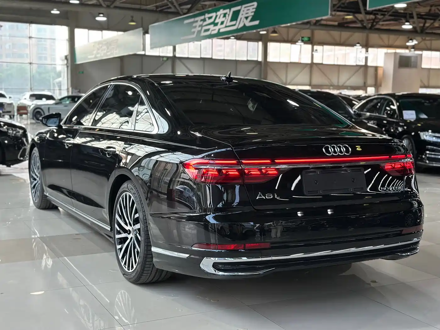 Audi A8 2025 A8L 50 TFSI quattro Exclusive Selection фото 6