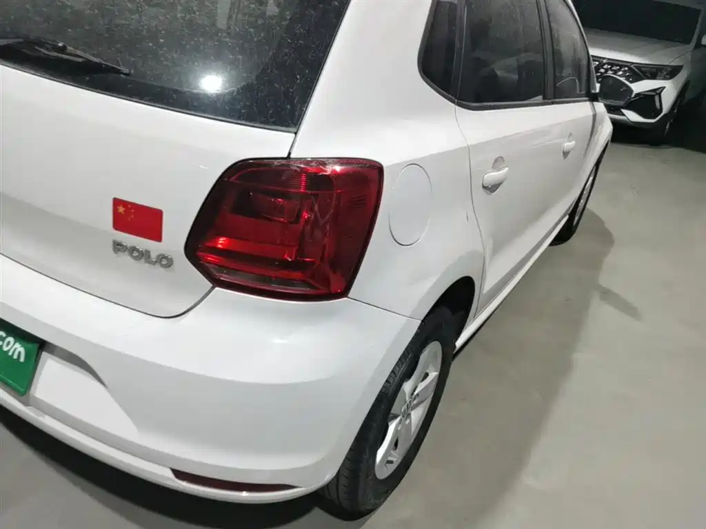 Volkswagen Polo 2016 1.4L Automatic Trend фото 8