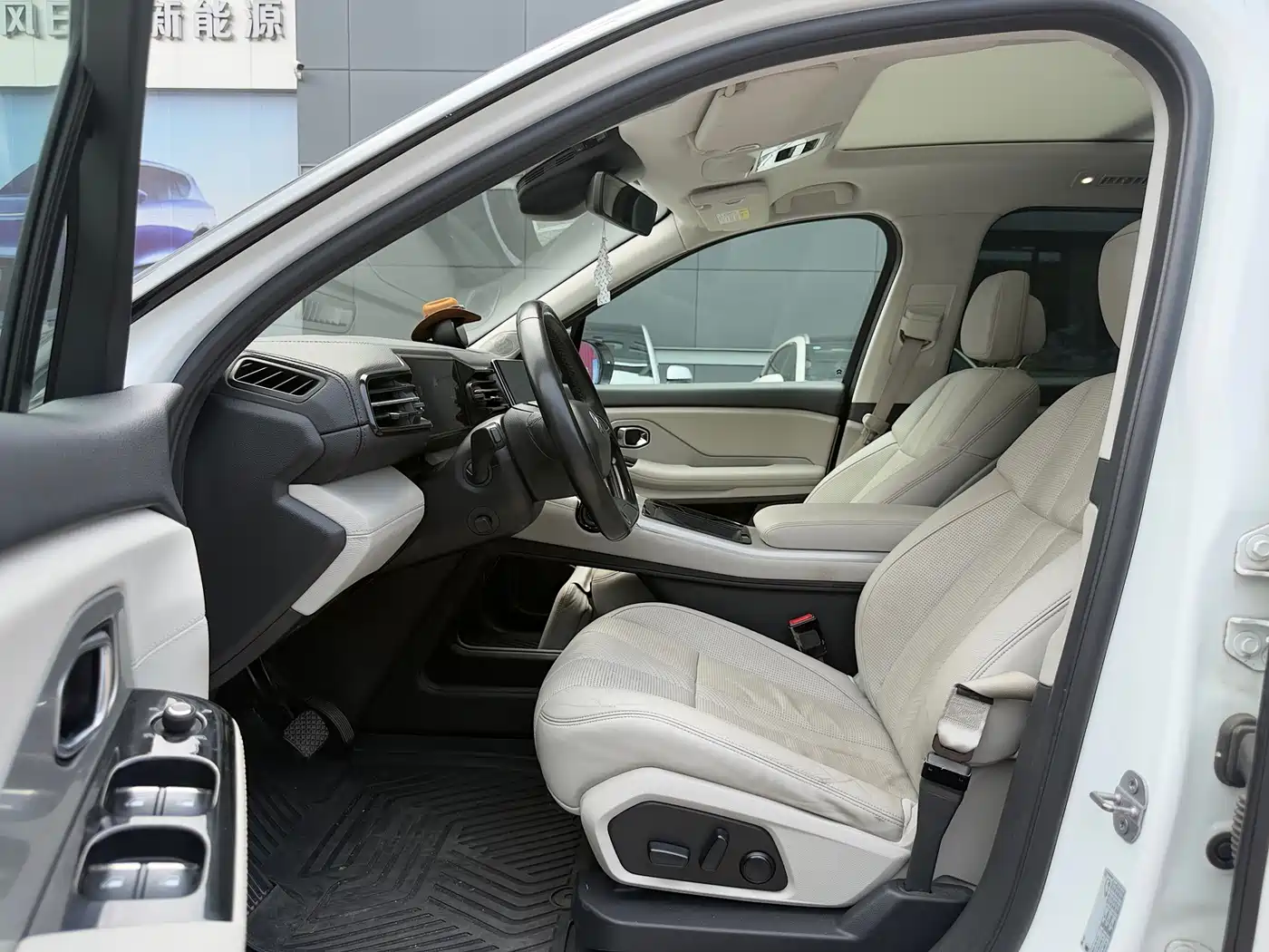 NIO ES8 2019 2018 355KM Base Model 7-Seater Version