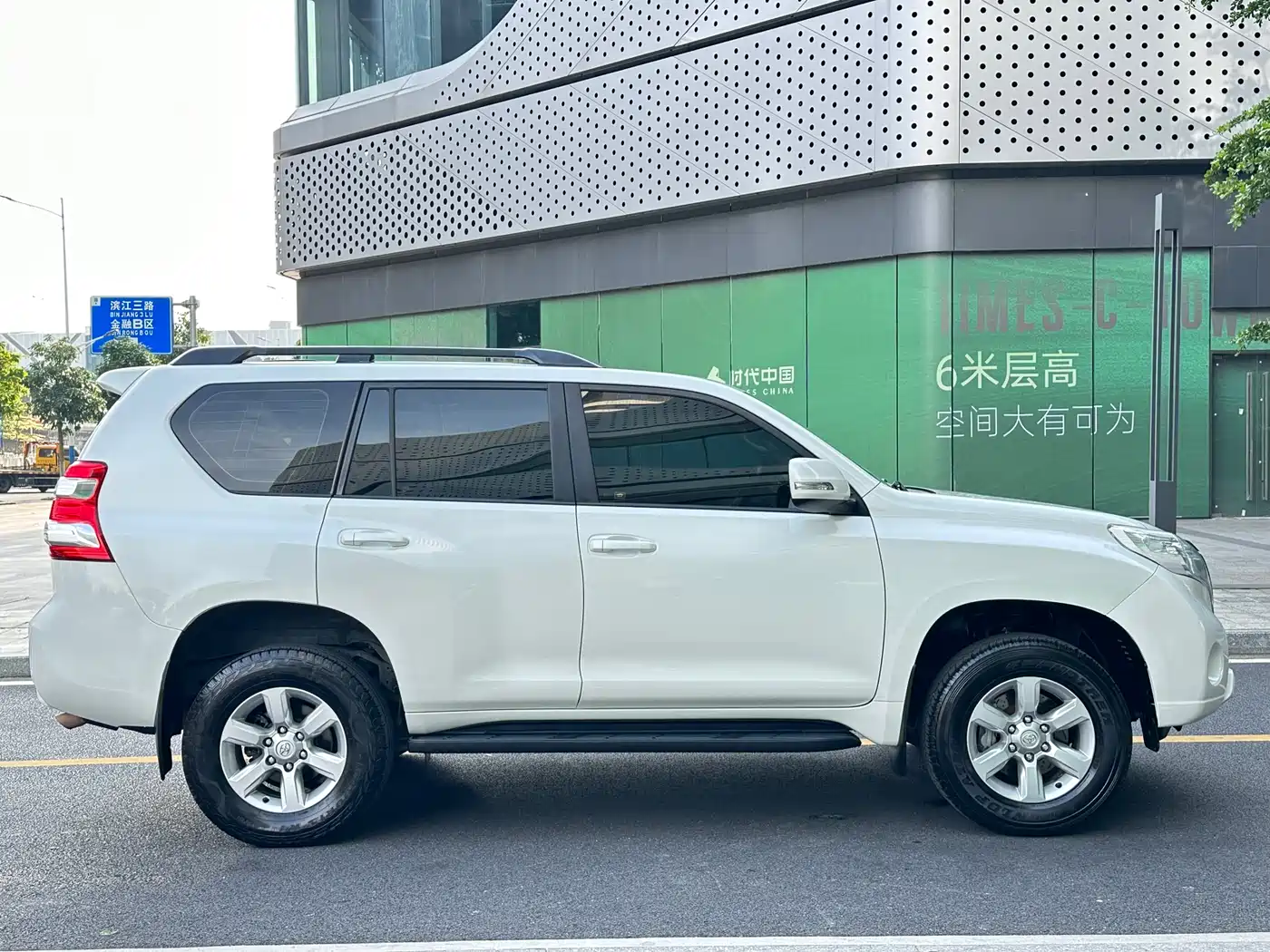 Toyota Prado 2016 2.7L Auto Standard Edition фото 4