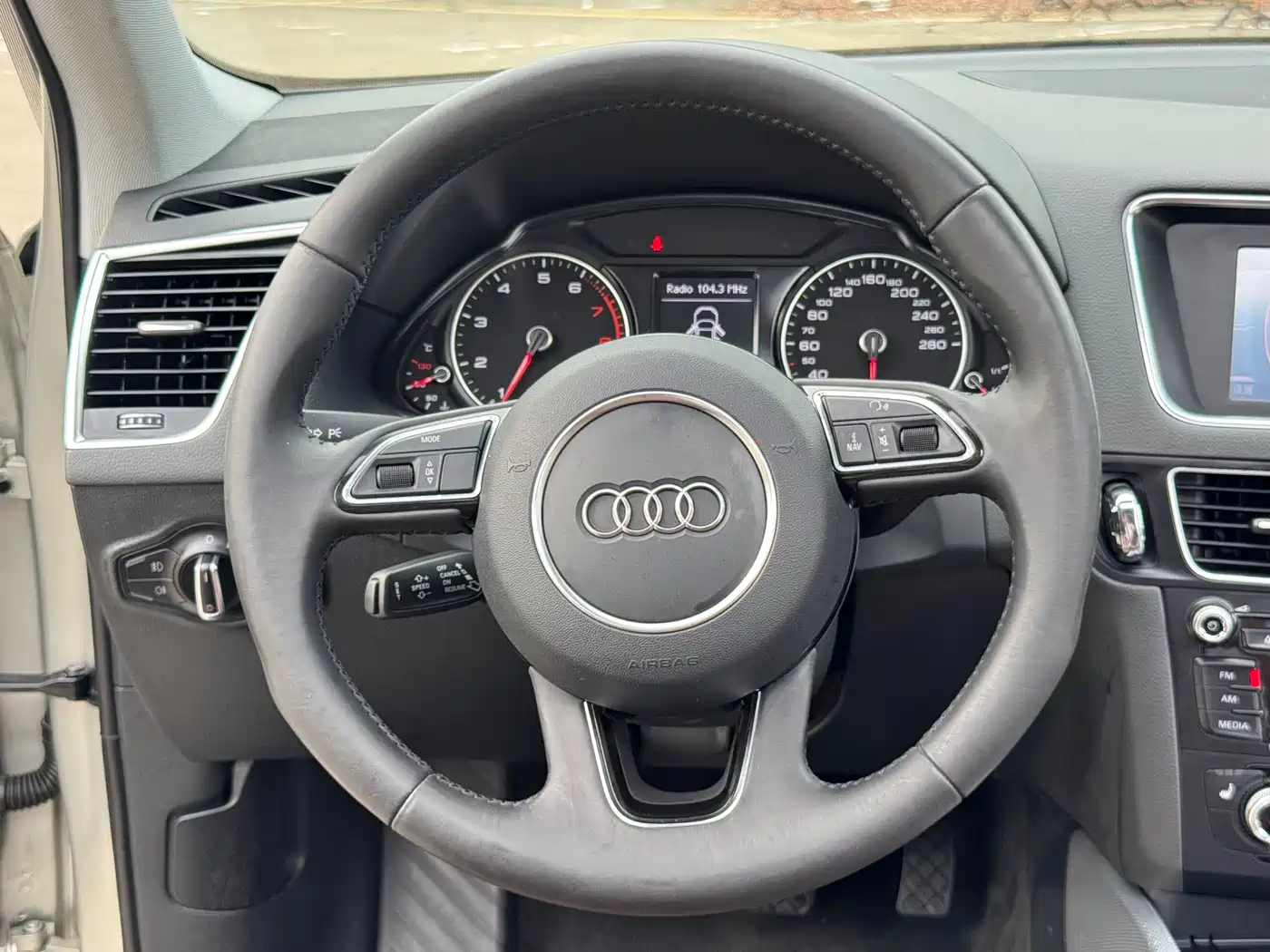 Audi Q5 2015 40 TFSI Technology фото 8