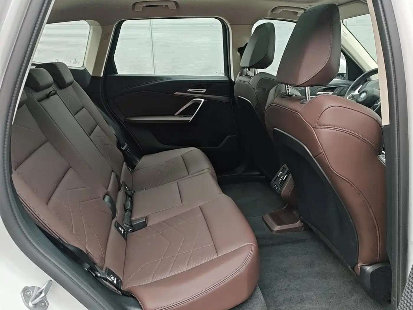 BMW iX1 2025 eDrive25L M Sport Package фото 4