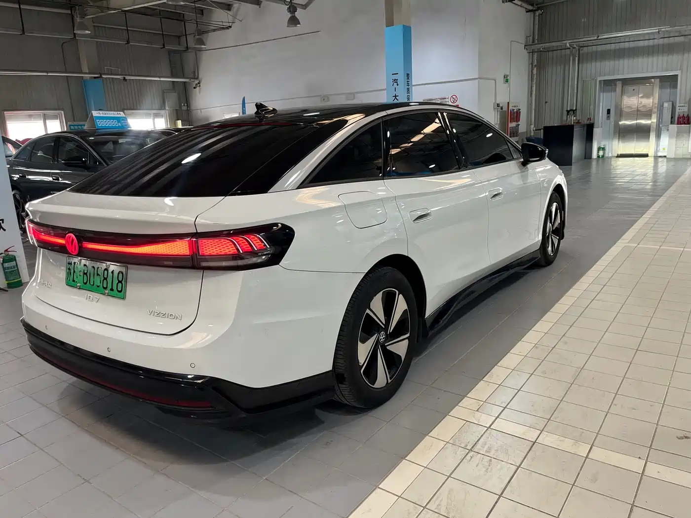 VOLKSWAGEN ID.7 VIZZION