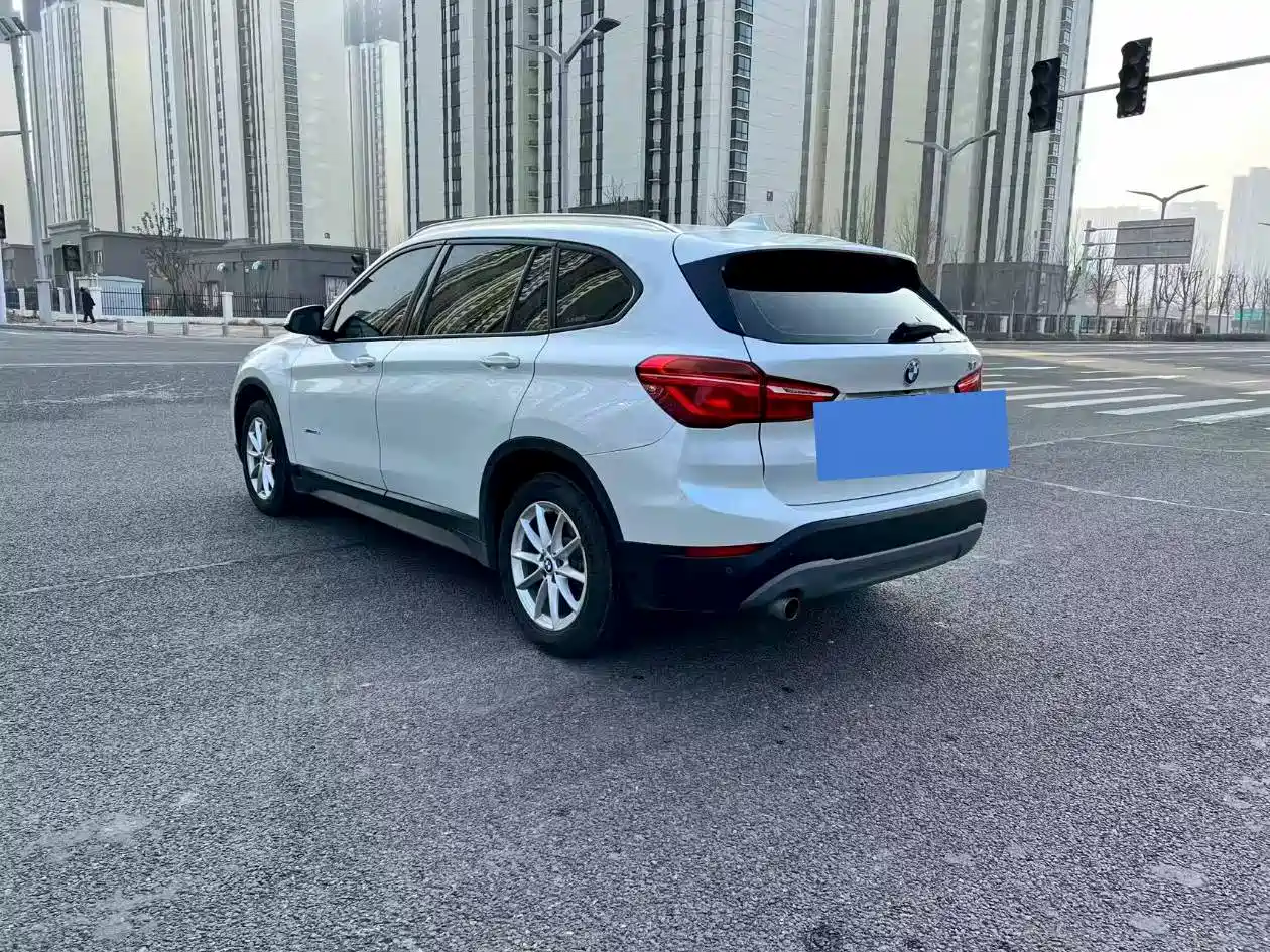 BMW X1 2018 sDrive18Li Fashion Model фото 6