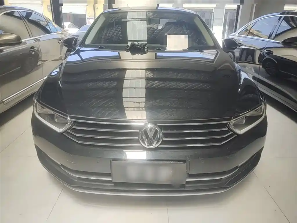 Volkswagen Magotan 2017 330TSI DSG Leading фото 3