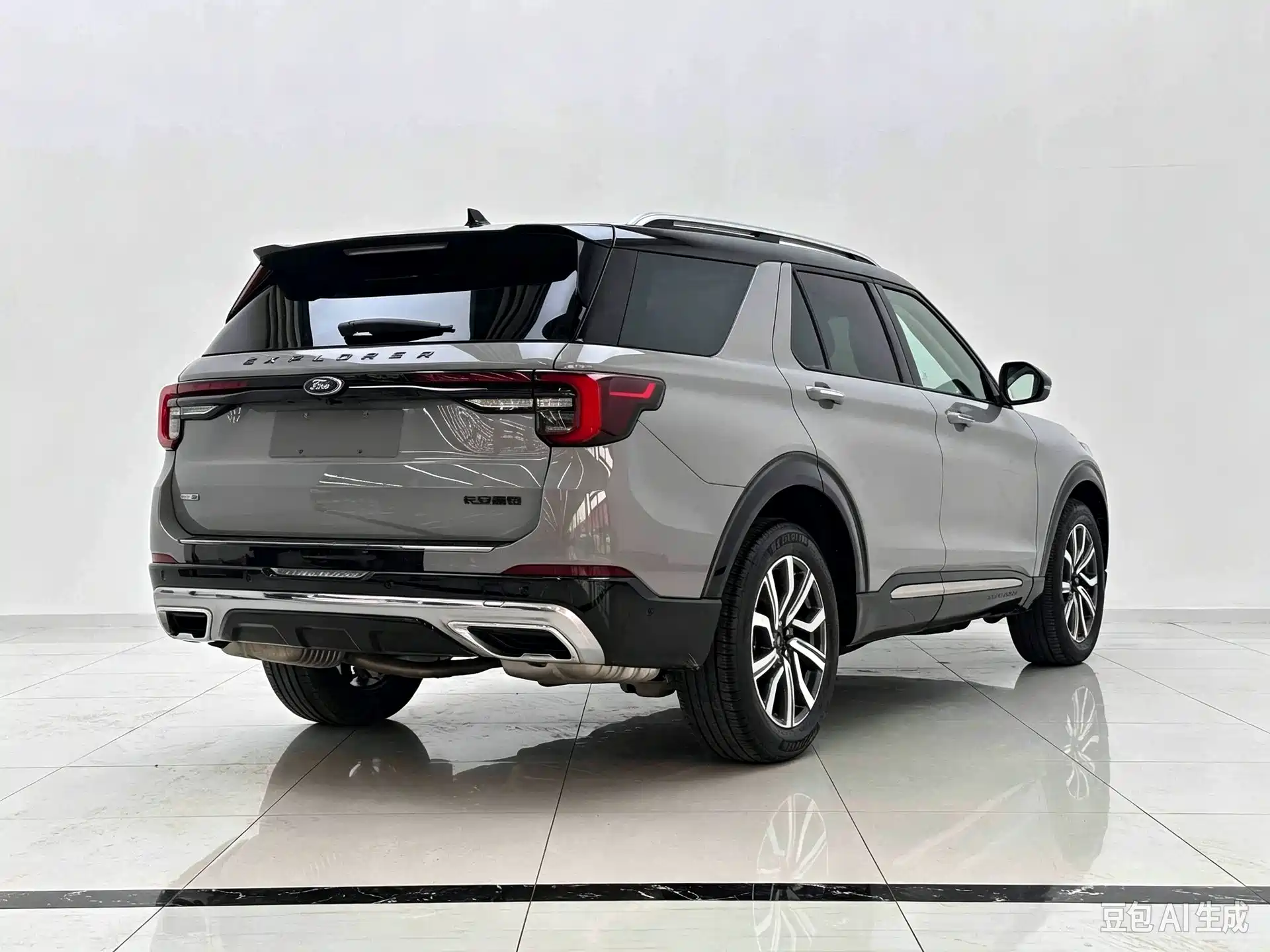 Фото 4 - Ford Explorer