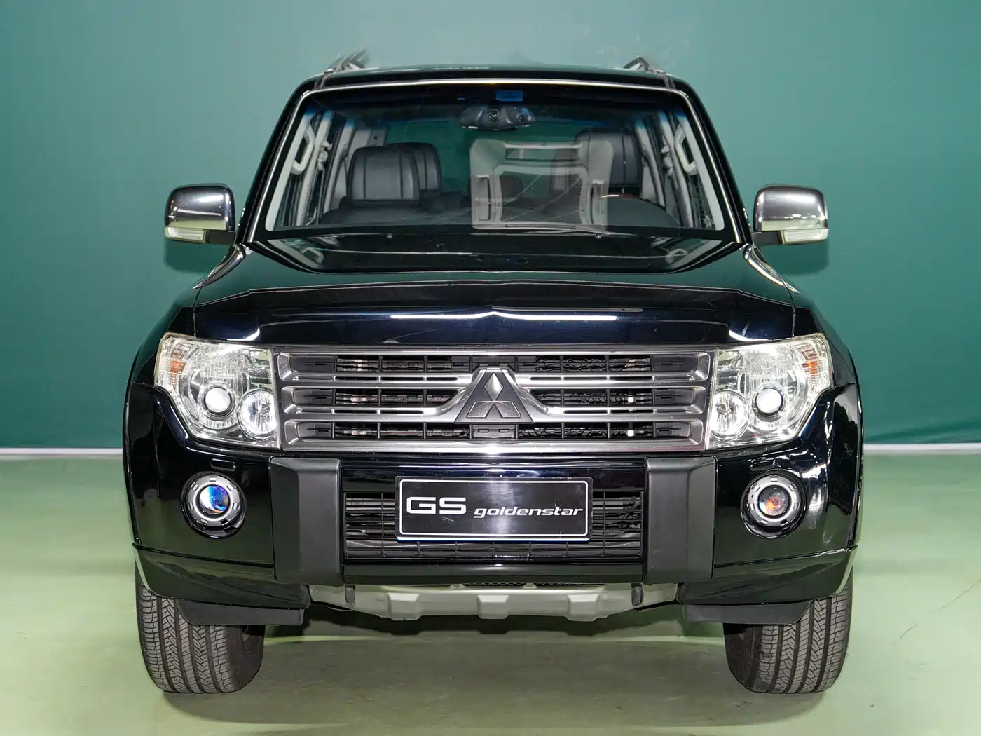 Mitsubishi Pajero (Import) 2010 3.0L Automatic Luxury Edition фото 2