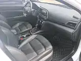Фото 4 - Hyundai Elantra