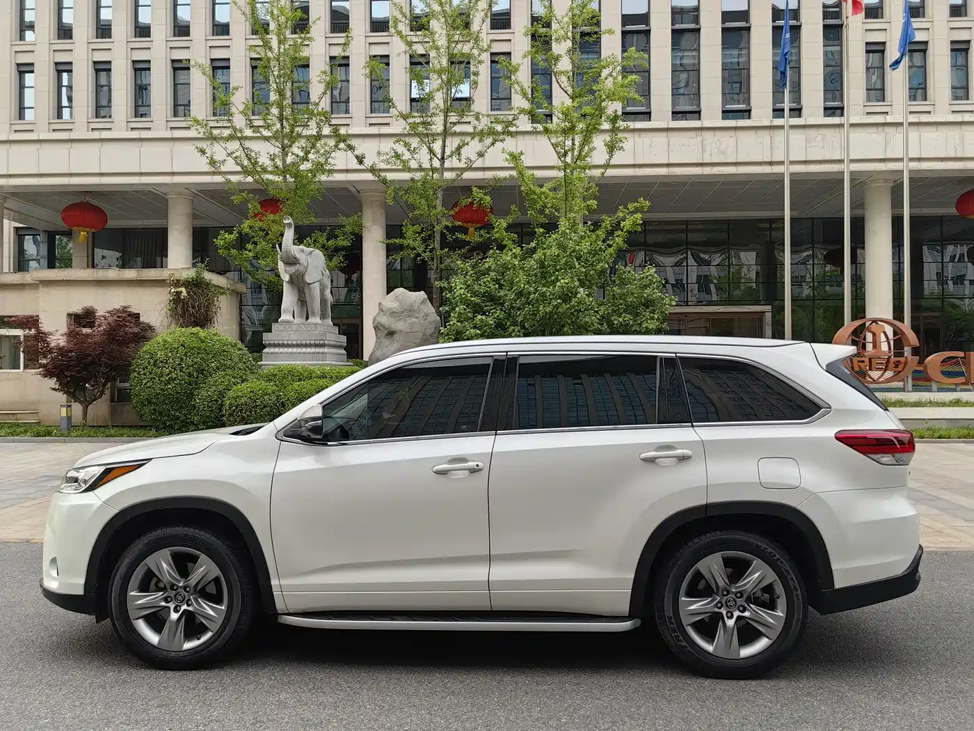 Toyota Highlander 2018 2.0T 4WD Premium 7-seater China VI фото 7