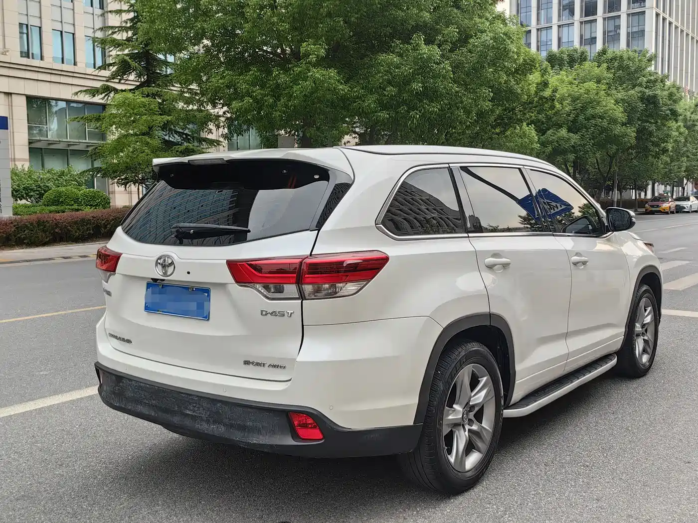 Toyota Highlander 2018 2.0T 4WD Premium 7-seater China VI фото 4