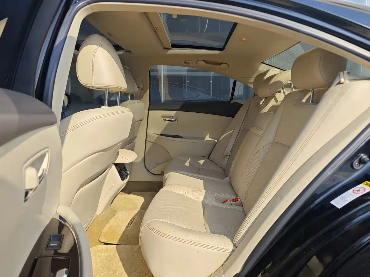 Lexus ES 2010 350 Elegance Edition фото 13