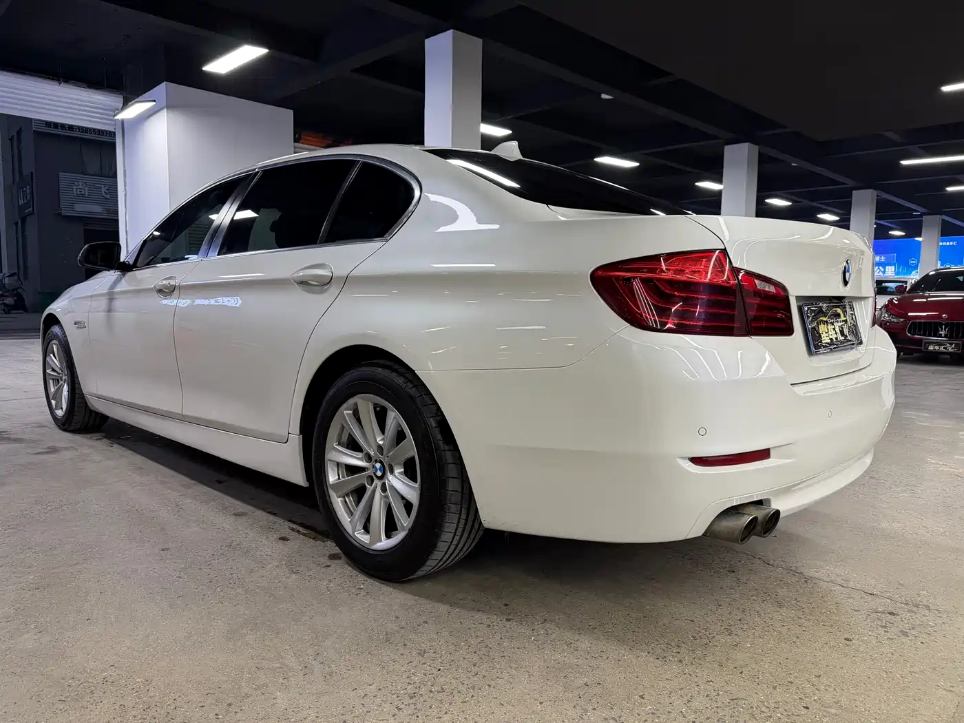 BMW 5 Series 2017 520Li Classic Edition фото 11