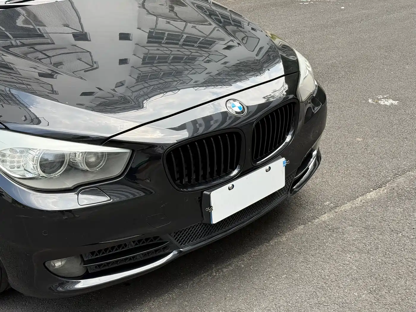BMW 5 Series GT 2010 535i Luxury Model фото 6