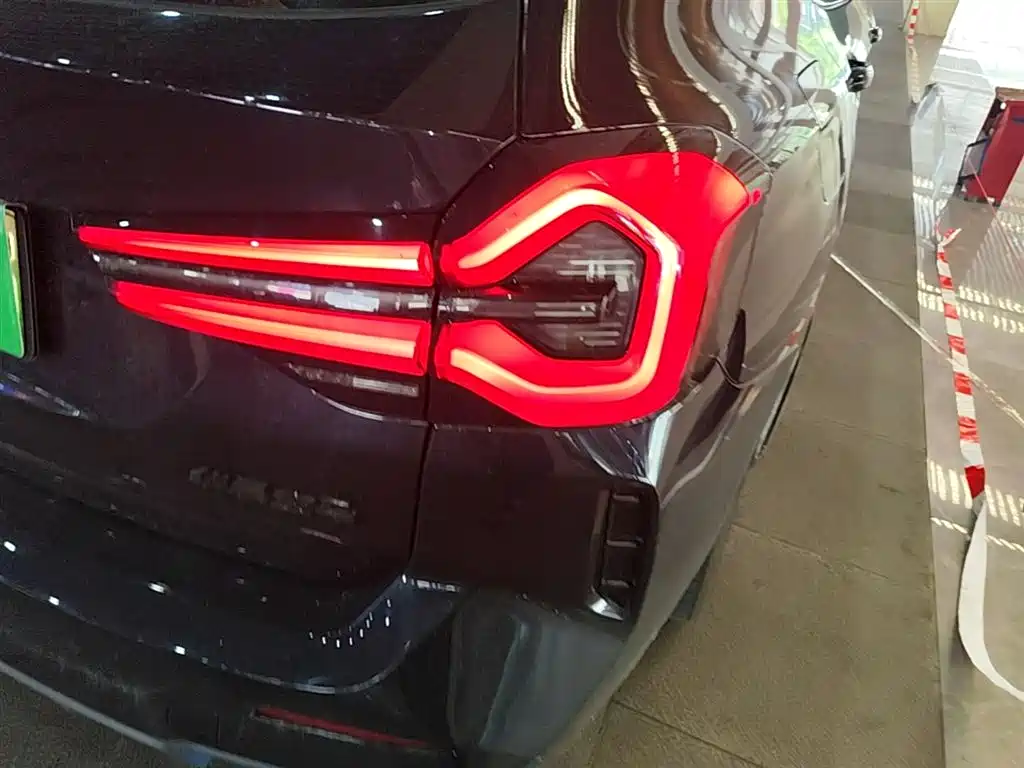 BMW iX3 2022 Innovation Leader фото 8