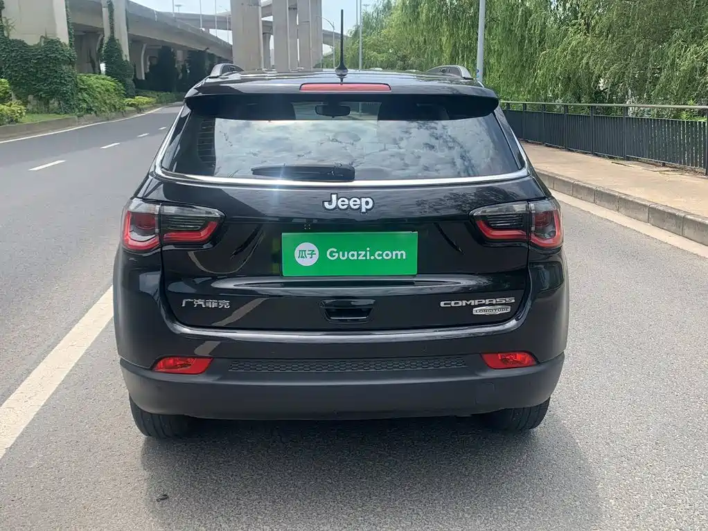Фото 5 - Jeep Compass