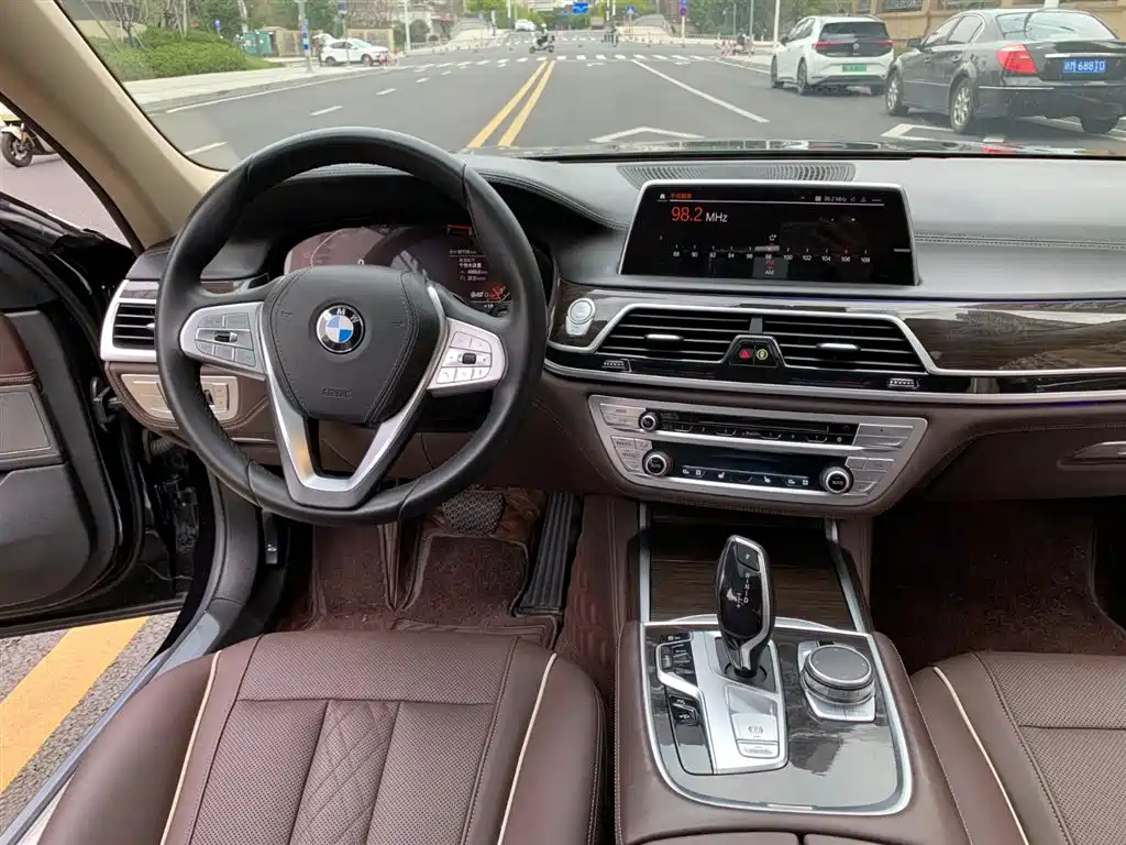 BMW 7 Series 2021 Model 730Li Luxury Package фото 20