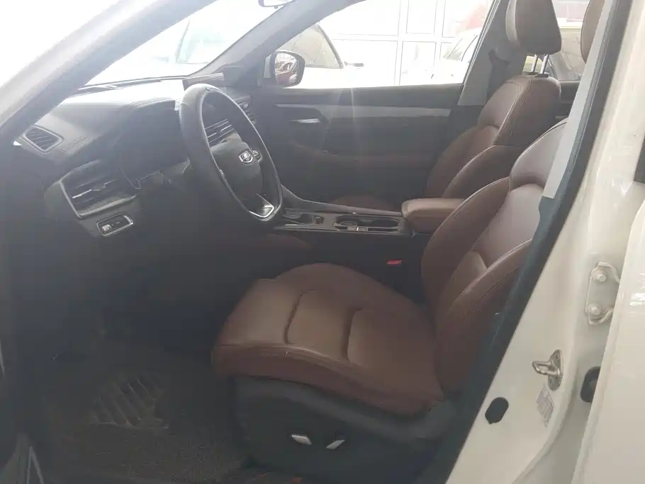 Photo 9 - Geely Emgrand X6