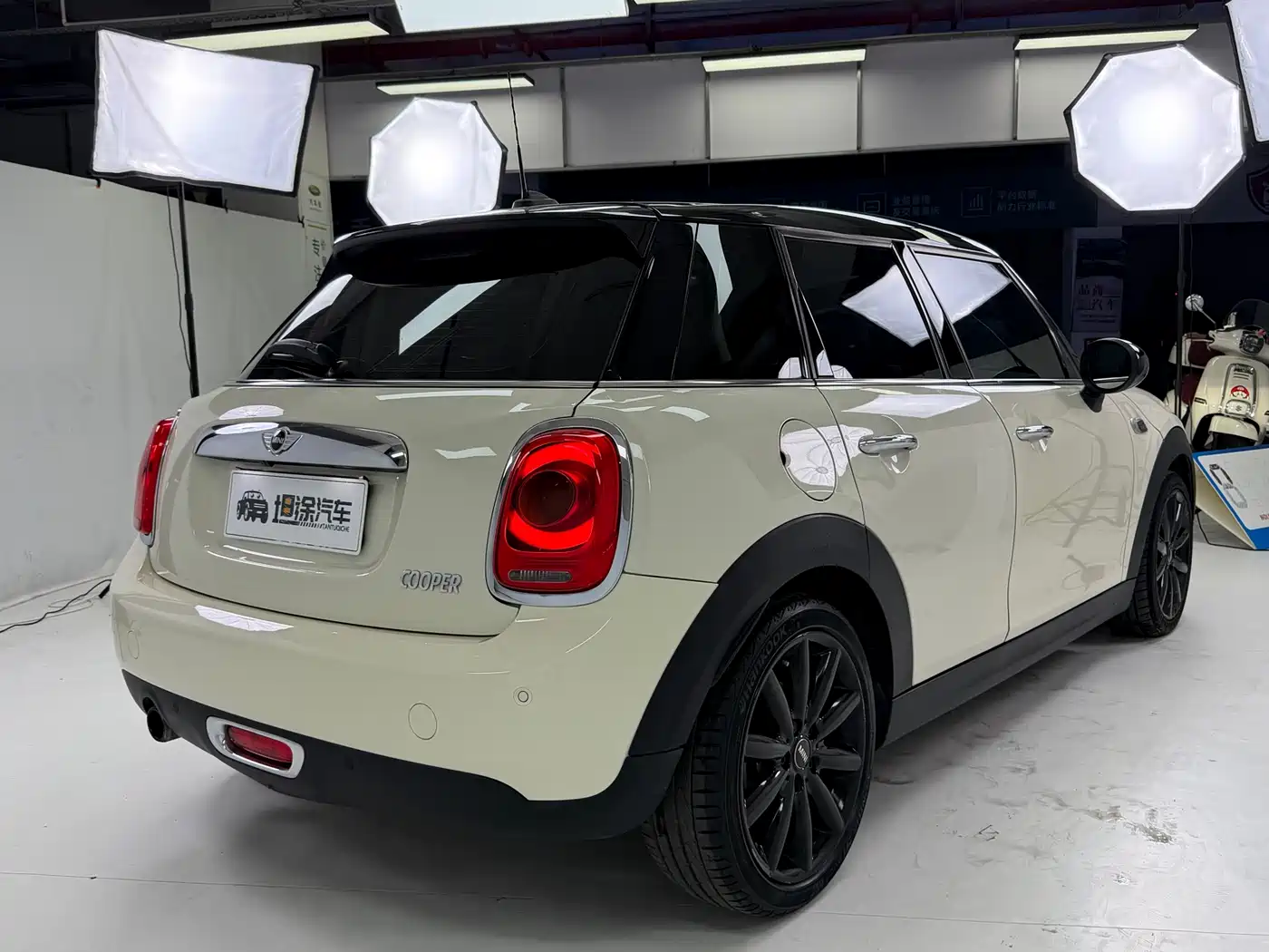 Фото 25 - MINI MINI