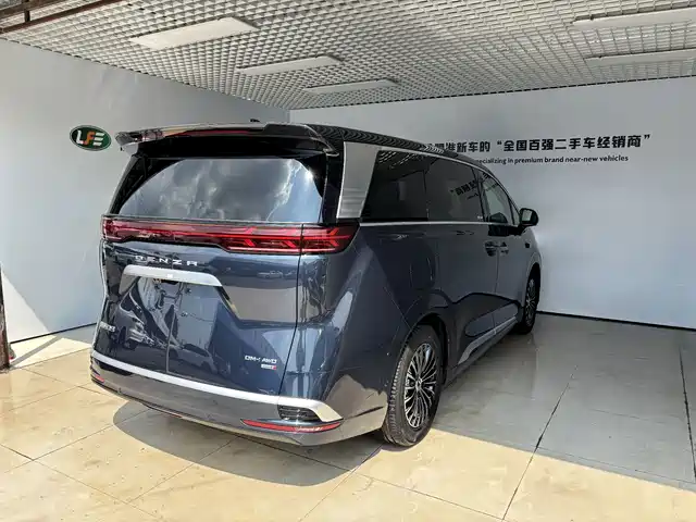 Denza D9 2025 Model DM-i Smart Drive Edition 1020 AWD Flagship — фото 5