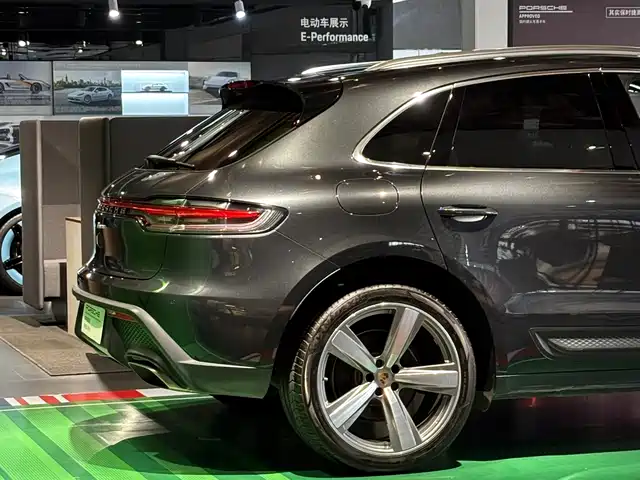 Porsche Macan 2023 Macan 2.0T — фото 3