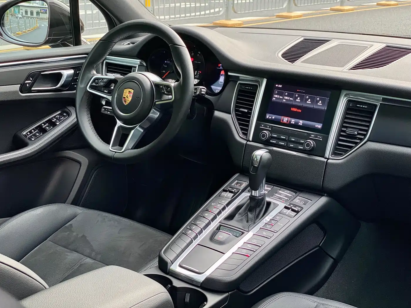 Porsche Macan 2017 Macan 2.0T фото 19