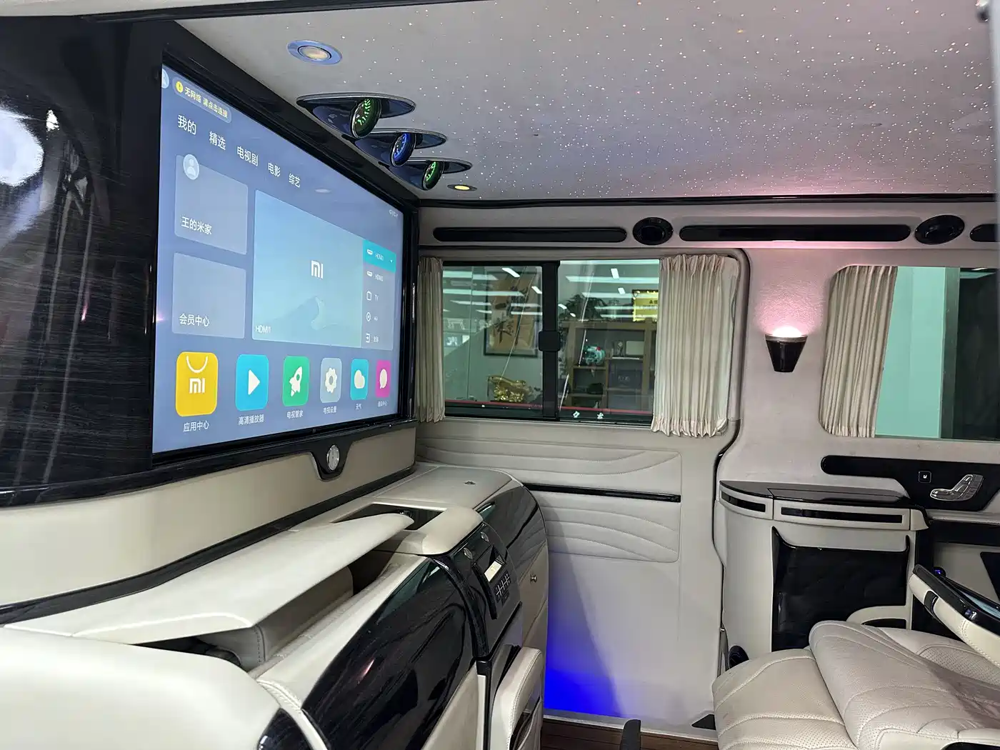 Volkswagen Multivan 2019 2.0TSI 4WD Premium 7-seater фото 8