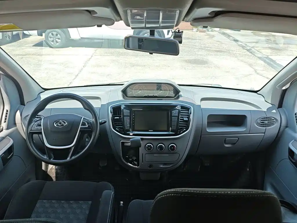 Photo 10 - SAIC Maxus Xintu V80