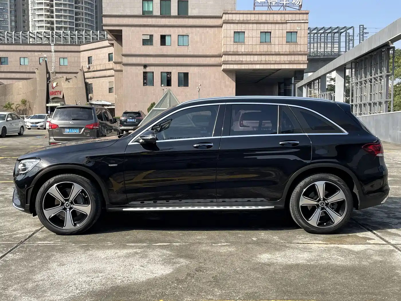 Mercedes-Benz GLC 2022 Facelift GLC 300 L 4MATIC Dynamic Collector's Edition фото 25