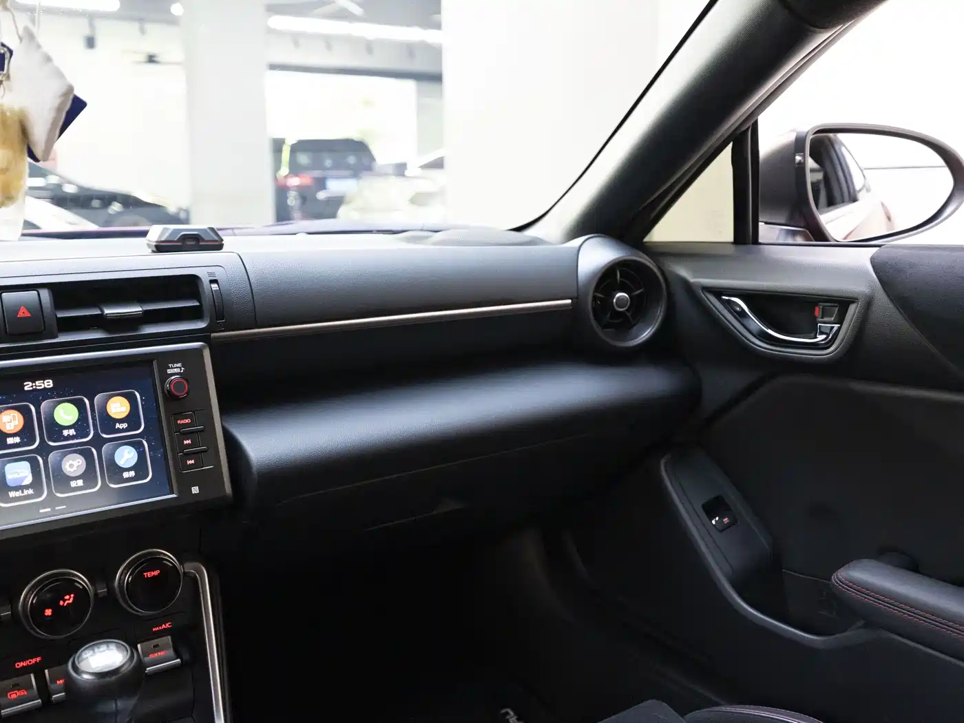 Subaru BRZ 2022 2.4L Manual фото 10