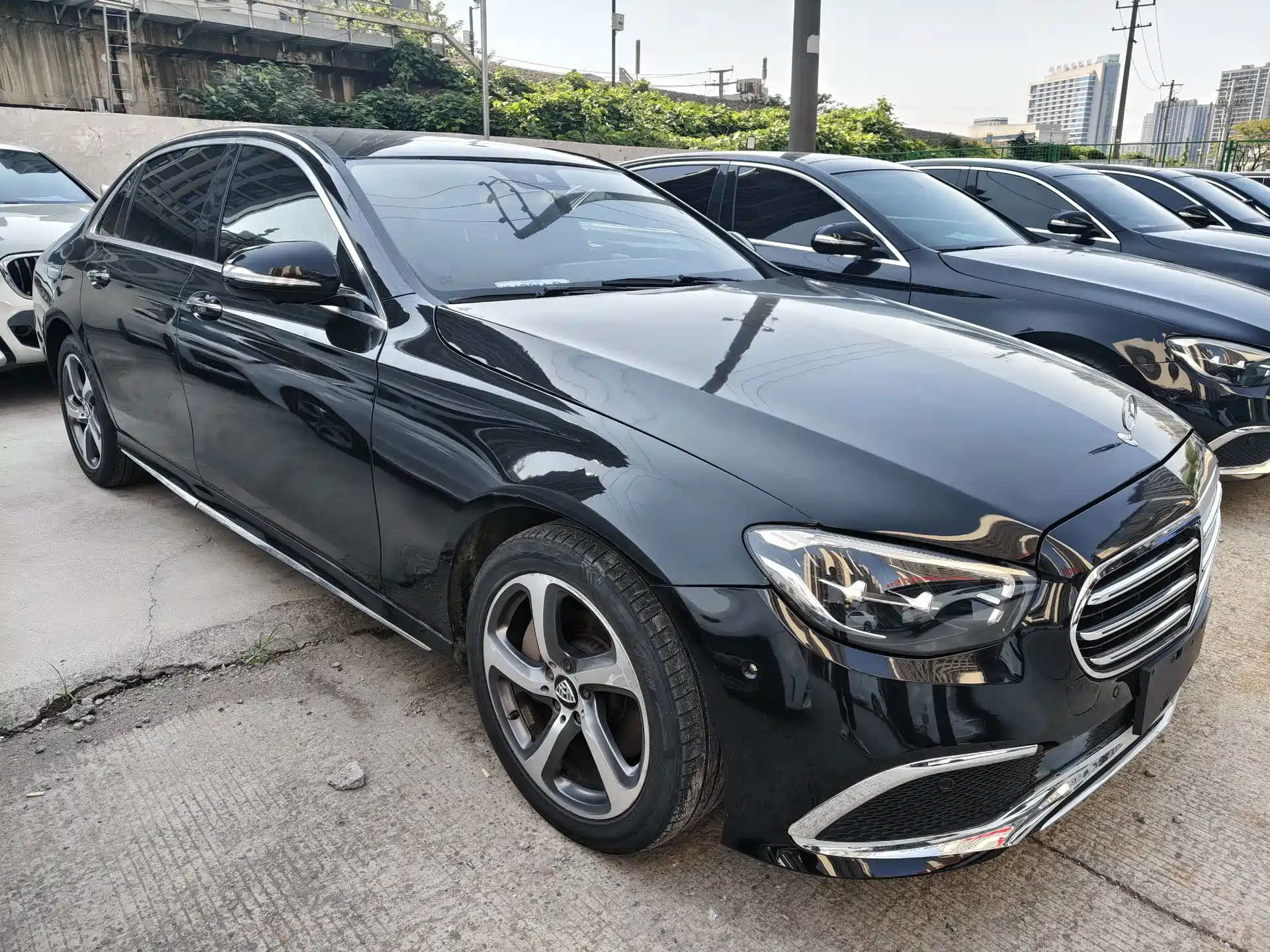 Фото 3 - Mercedes-Benz E-Class