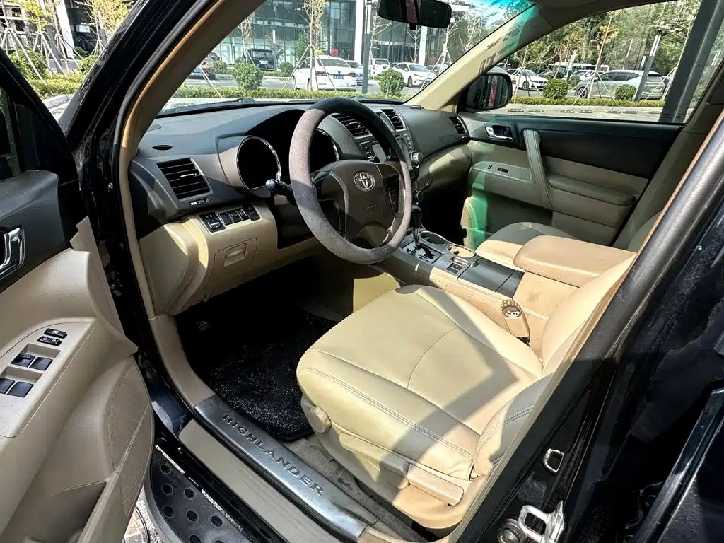 Toyota Highlander 2011 2009 2.7L 2WD 5-seater Sport Edition