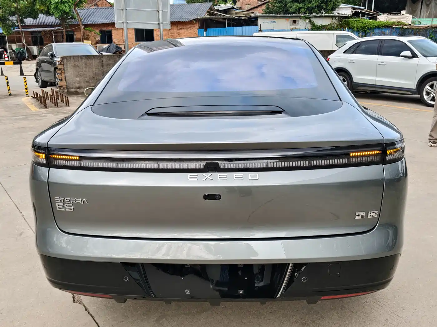 Exeed Exlantix ES 2024 Max Long Range Version фото 5