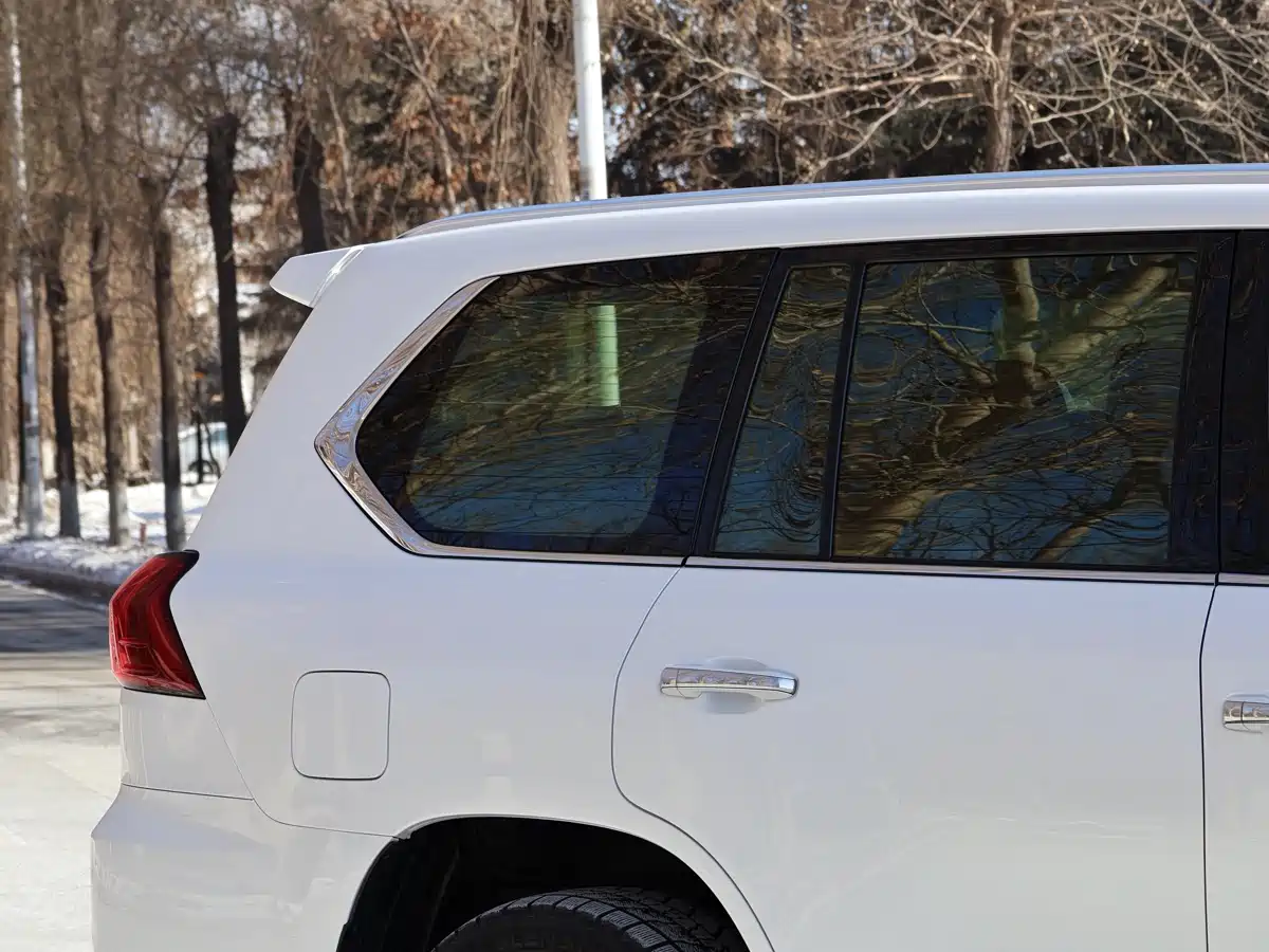 Lexus LX 2019 570 Peak Special Edition фото 8