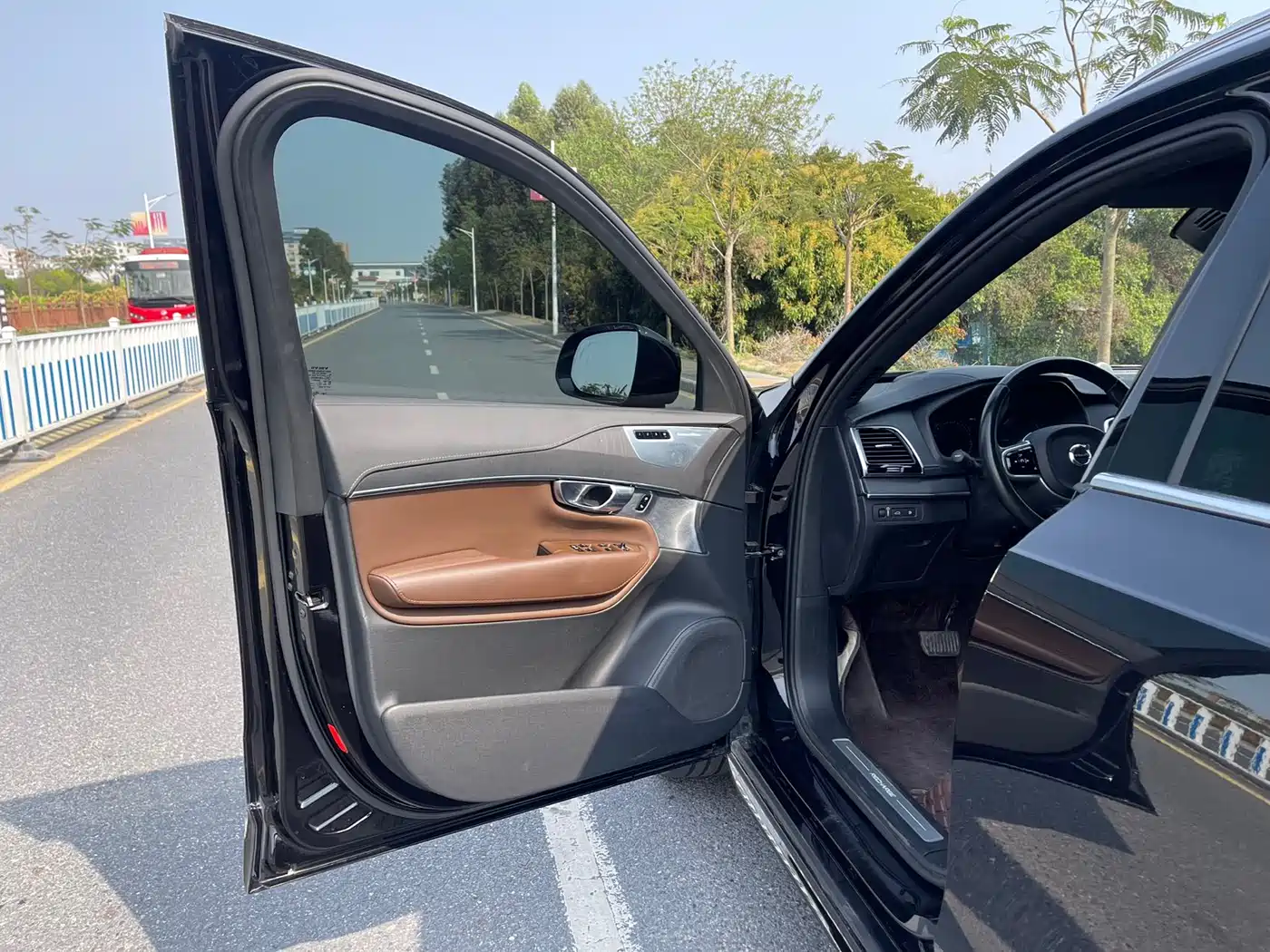 Volvo XC90 Plug-in Hybrid 2022 2022 Facelift E-Drive Hybrid T8 Intelligent Premium Luxury 7-Seater