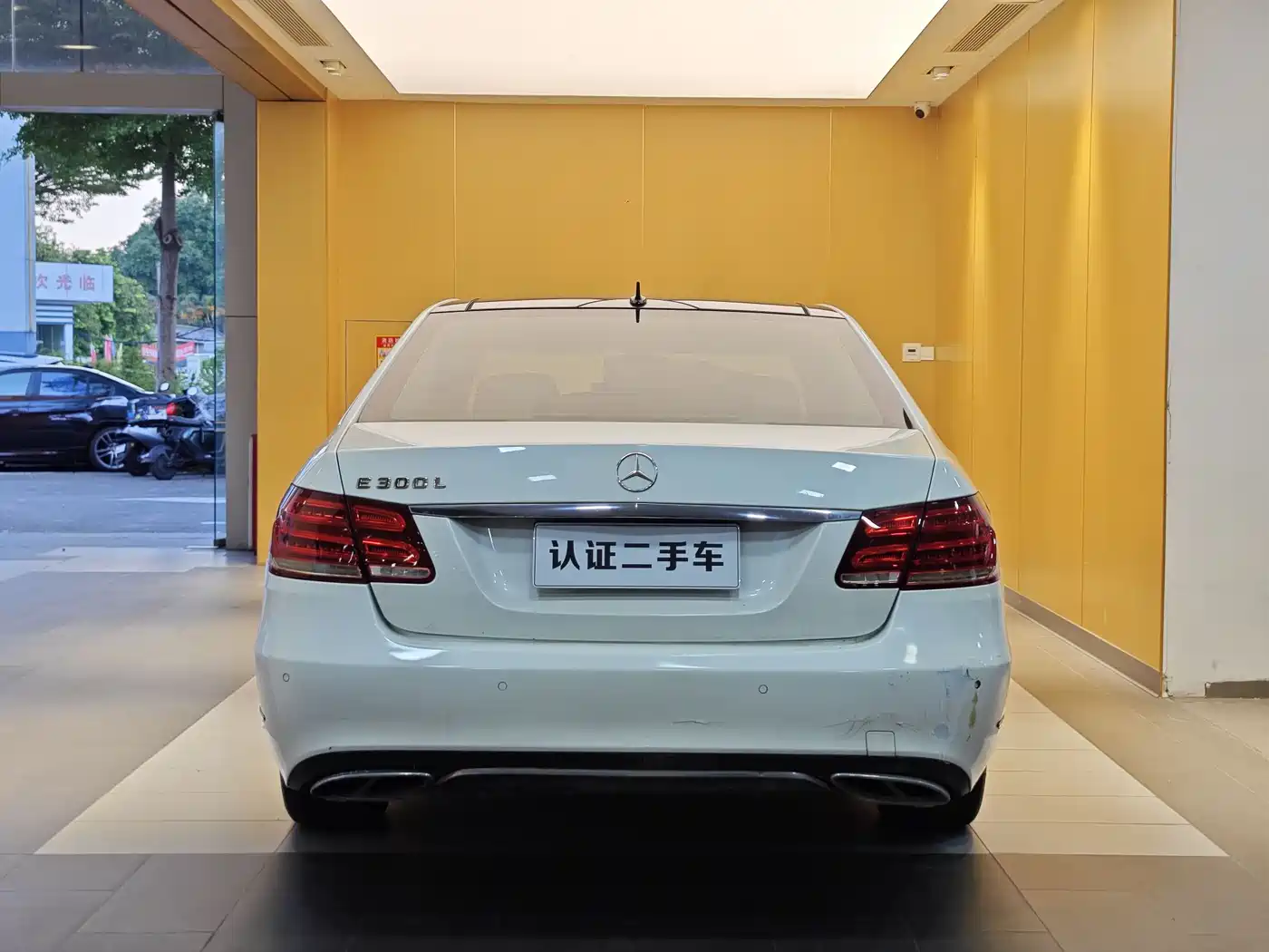Mercedes-Benz E-Class (Import) 2009 Model E 300 Elegance Version фото 30