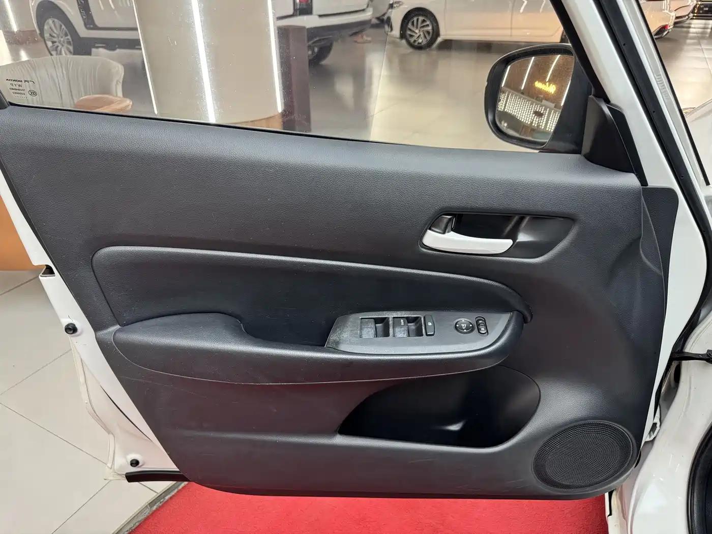 Photo 11 - Honda Fit