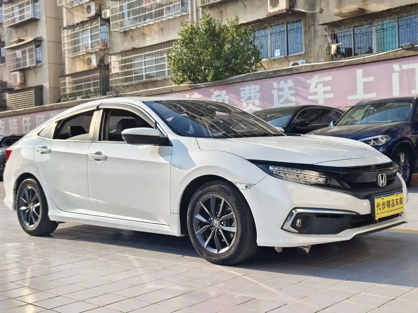 Фото 3 - Honda Civic