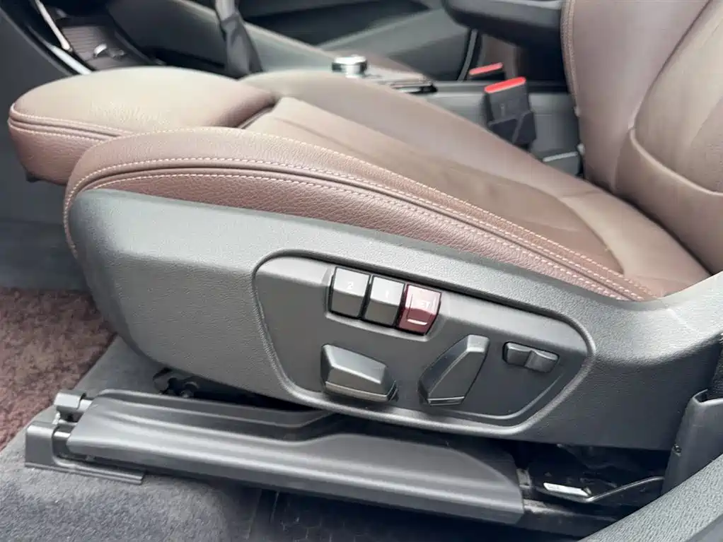 BMW X1 2018 xDrive20Li Premium Model фото 14