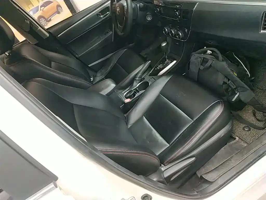 Toyota Corolla 2014 1.6L CVT GL-i фото 25