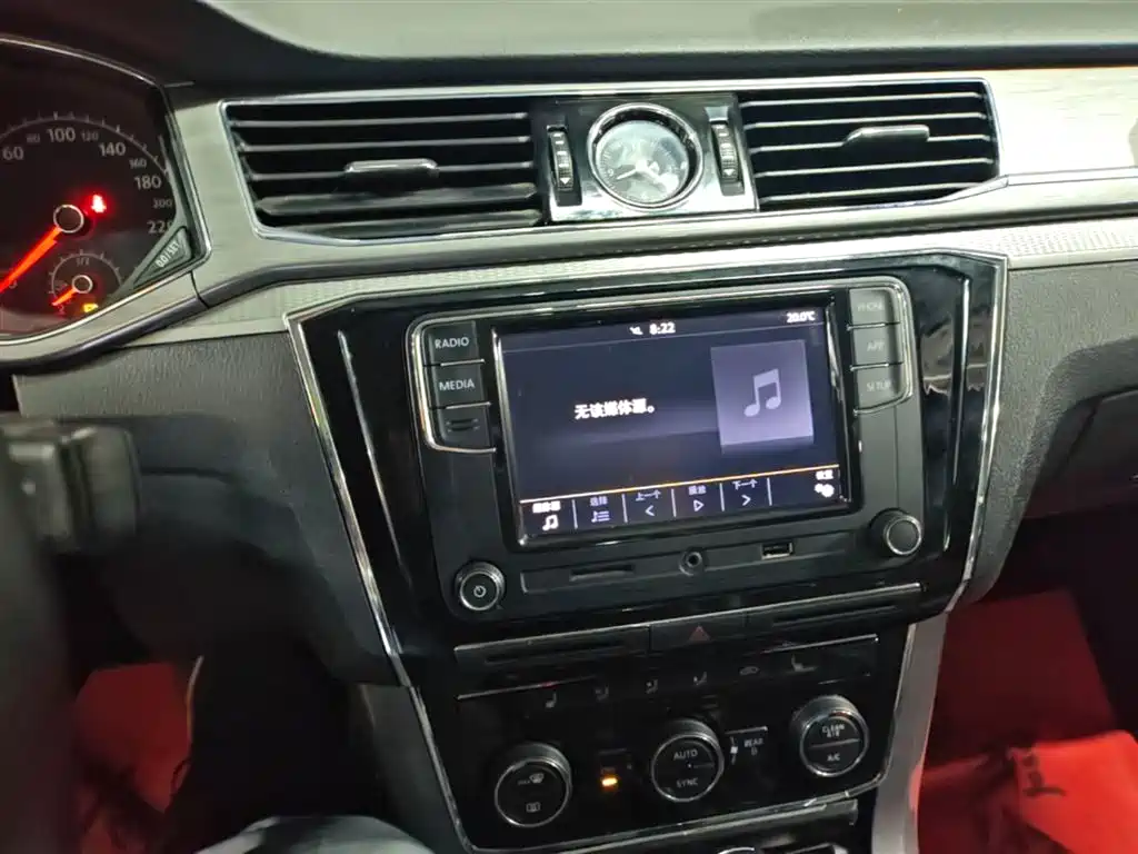 Volkswagen Passat 2017 330TSI DSG Prestige фото 13