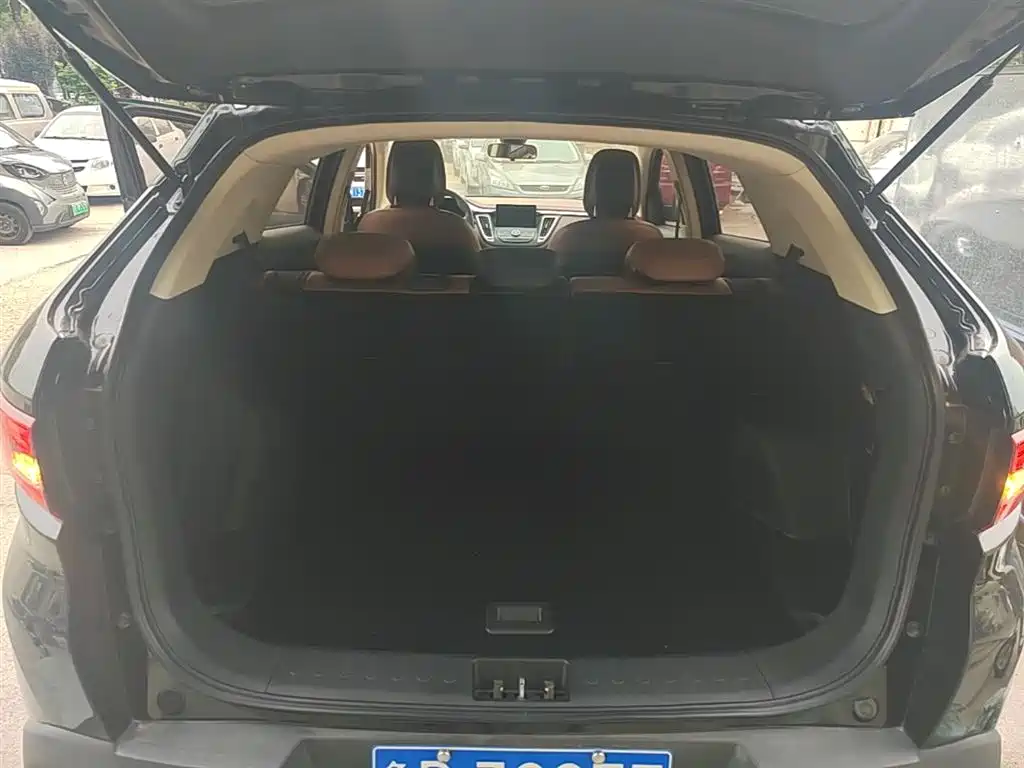 Soueast DX7 2016 2016 1.5T Automatic Glory Edition