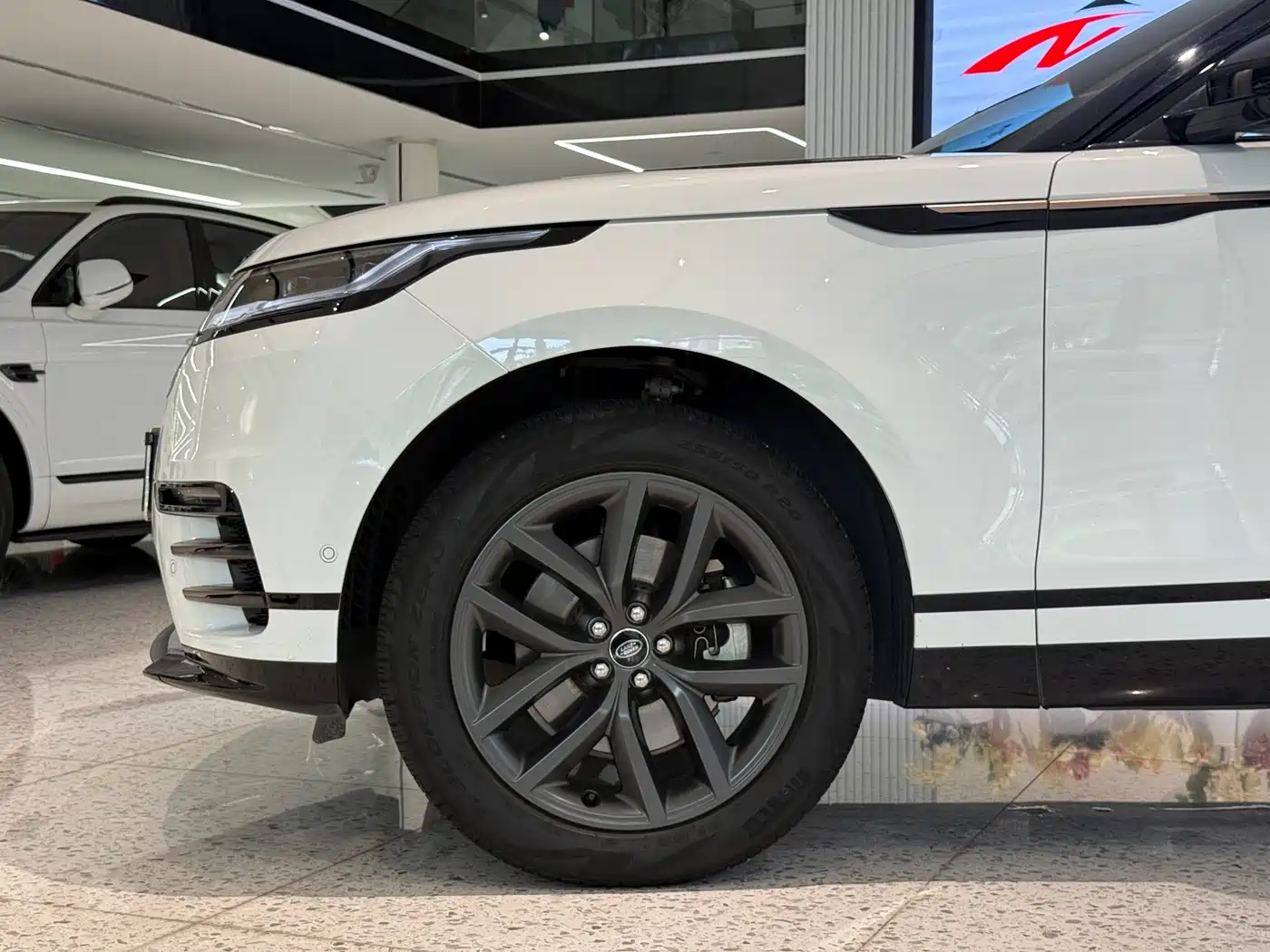 Land Rover Range Rover Velar 2024 Dynamic SE фото 21