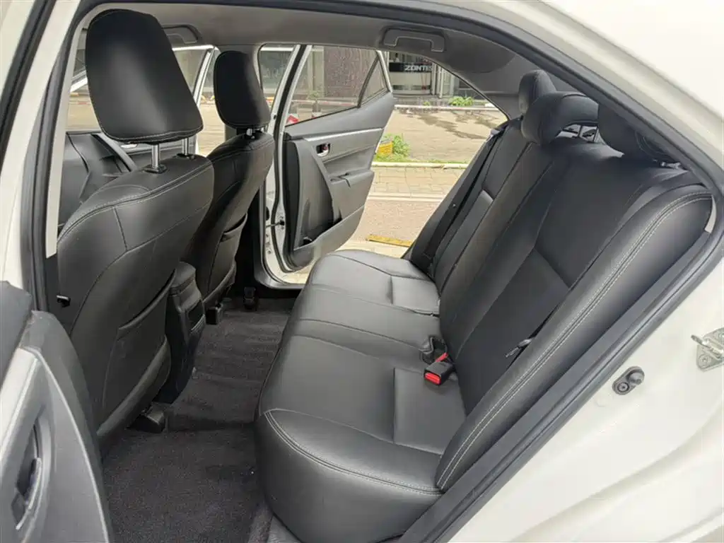 Toyota Corolla 2017 Facelift 1.2T S-CVT GL фото 13