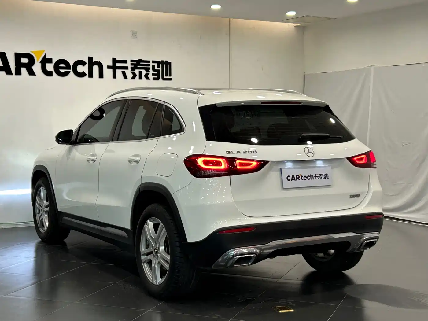 MERCEDES-BENZ GLA