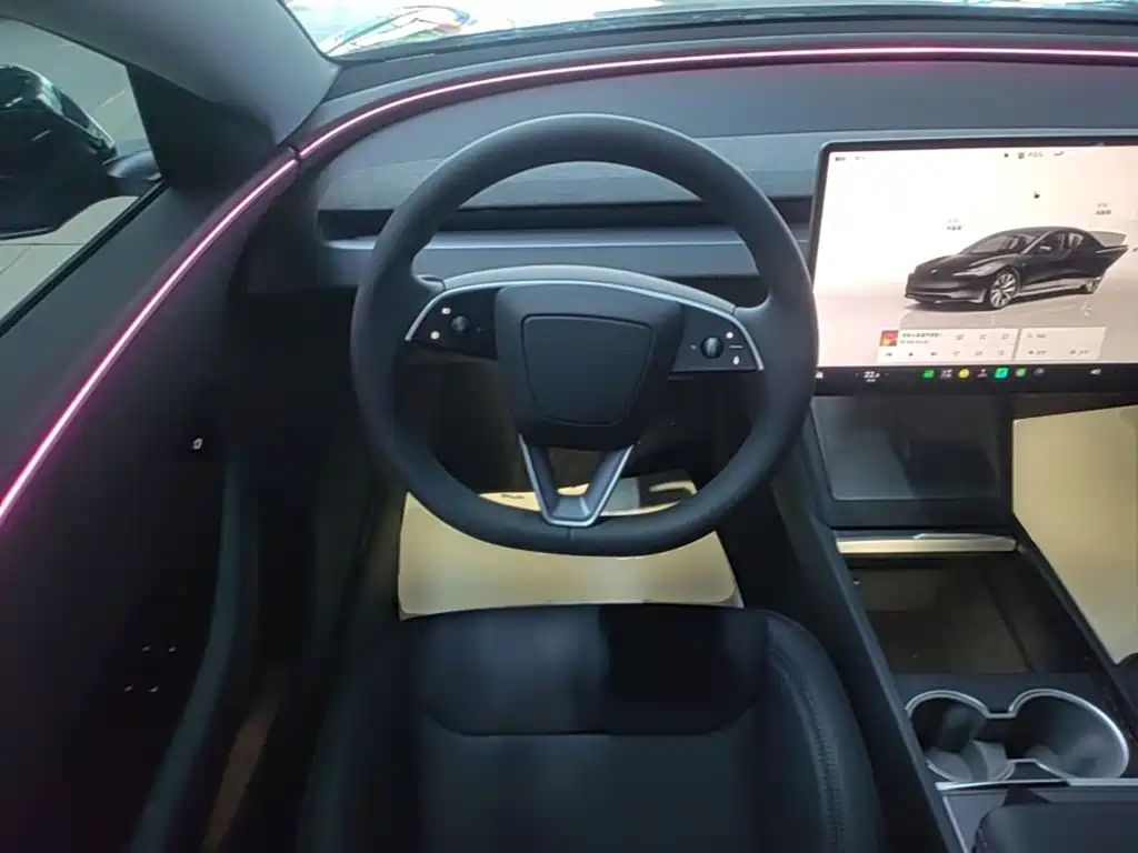 Tesla Model 3 2026 2025 Model Year Facelift Rear-Wheel Drive