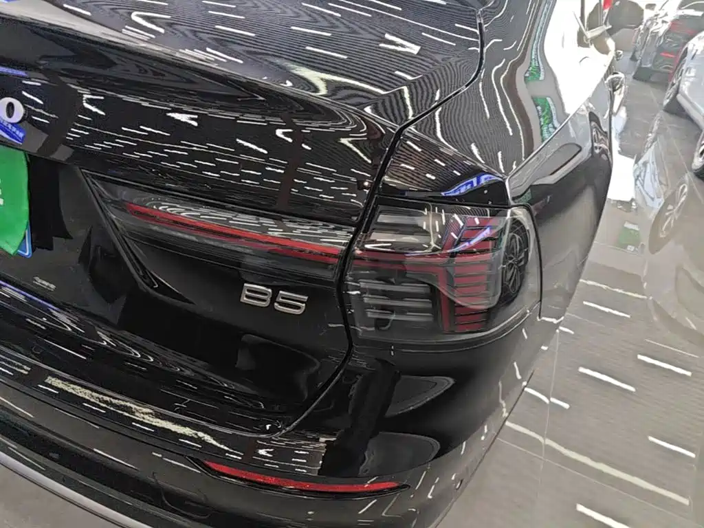 Photo 8 - Volvo S90