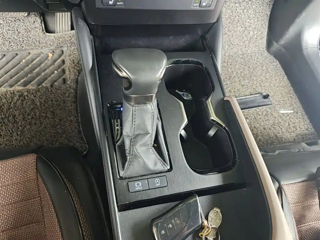 Lexus ES 2022 200 Excellence Edition фото 14
